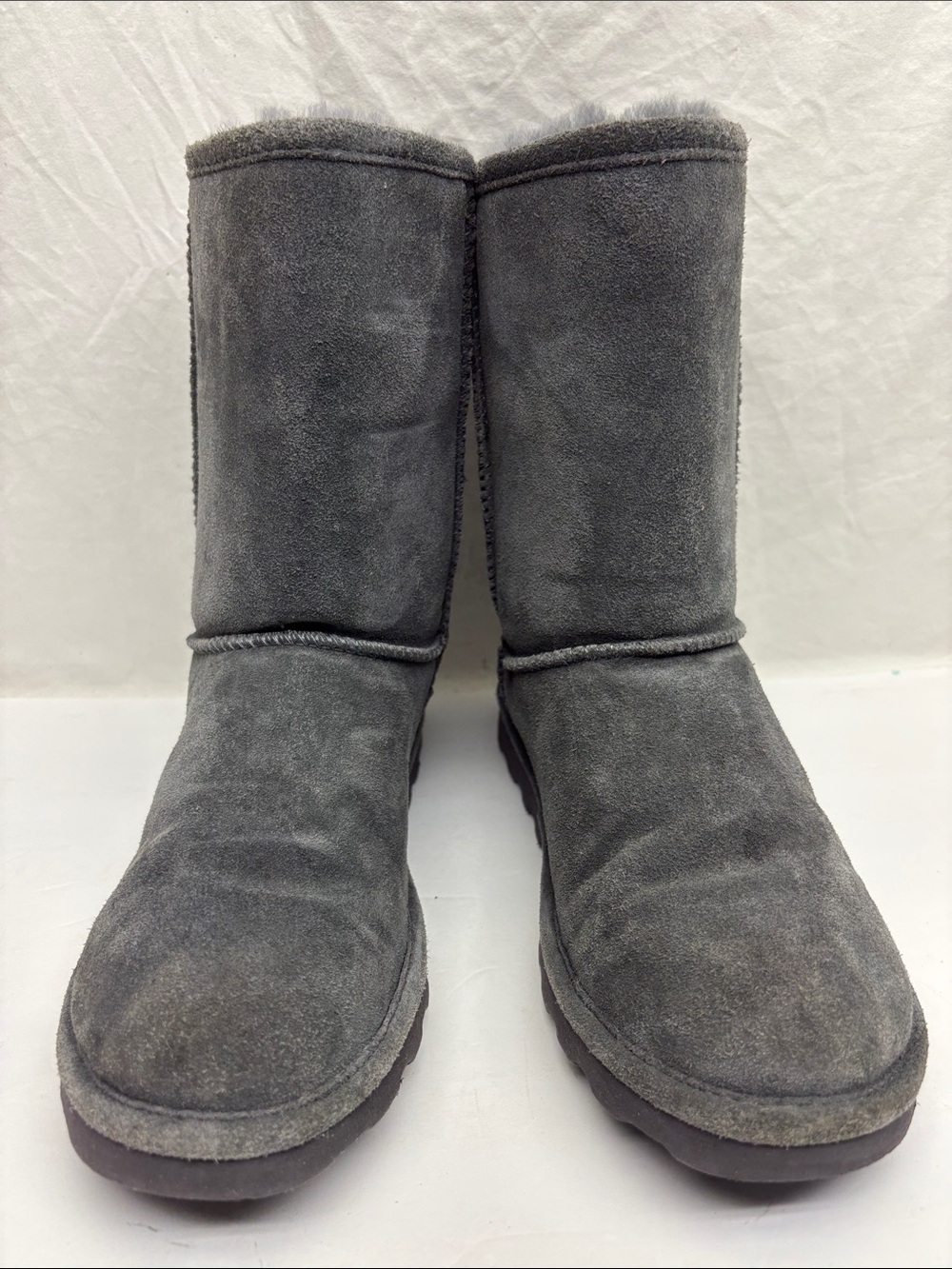 BearPaw Classic Gray Suede Shearling Boots, SZ 10, box 51